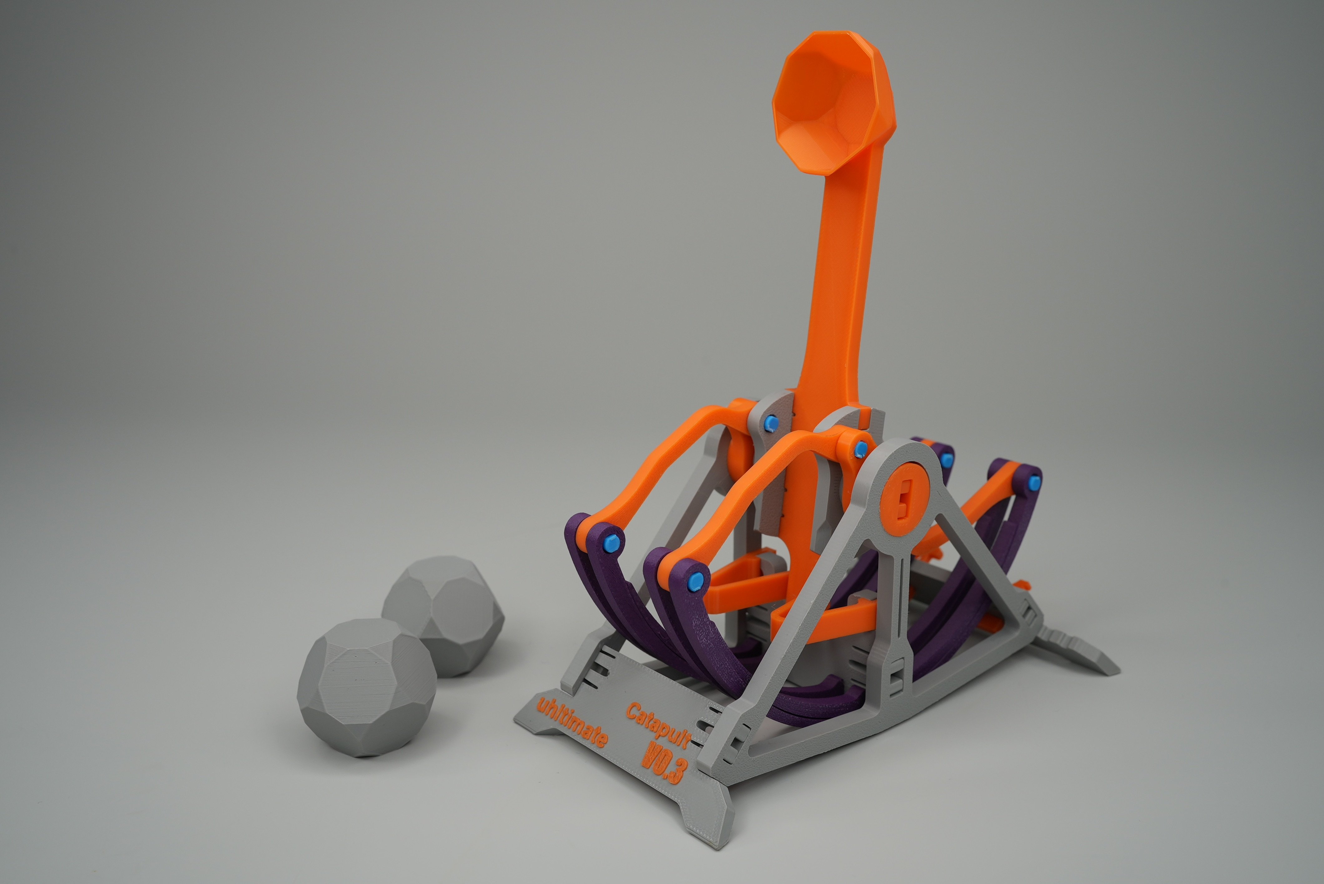 Projeto Catapulta 3D: Engenharia, Física e Diversão em Ação!